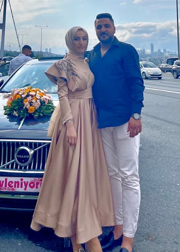 Beyaz İşlemeli Drapeli Uzun Abiye Elbise
