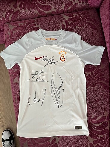 GALATASARAY İMZALI FORMA