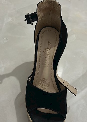 Siyah Yılan Desenli Dolgu Topuklu Kadın Ayakkabı - Görsel 3