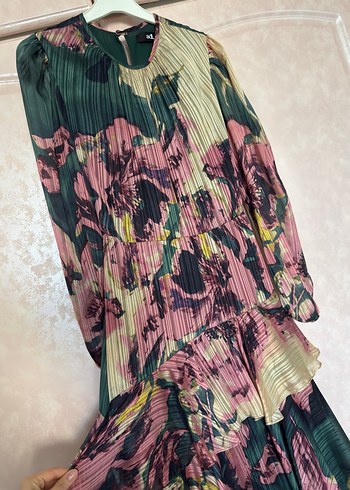 Piliseli Yüksek Yakalı Bohem Uzun Elbise - Görsel 2