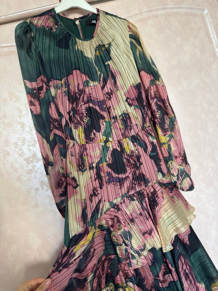 Piliseli Yüksek Yakalı Bohem Uzun Elbise - Görsel 2