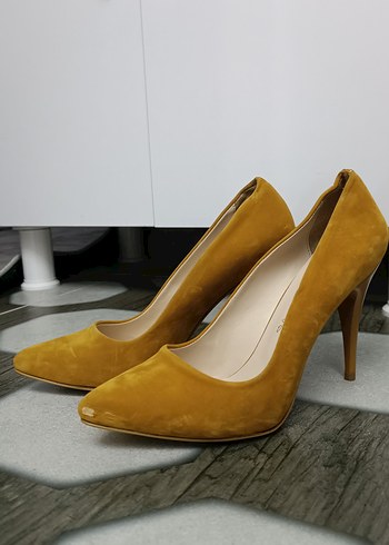 Diğer Sarı Süet Stiletto Topuklu Kadın Ayakkabı