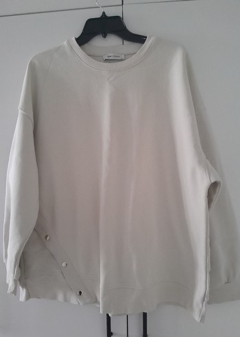 Düğmeli Beyaz Kadın Sweatshirt