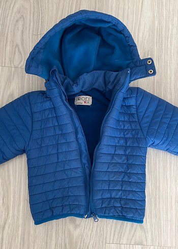 Mavi Kapüşonlu Erkek Çocuk Mont