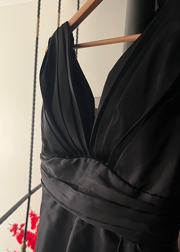 kısa siyah abiye kuyruklu - Görsel 2