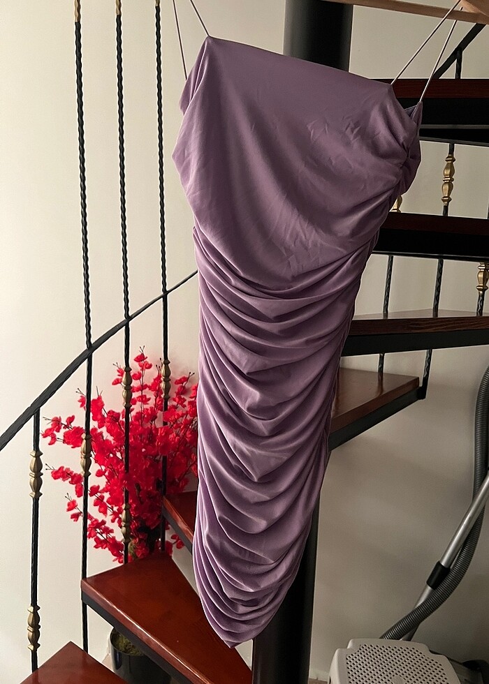 lila drapeli askılı mini elbise - Görsel 2