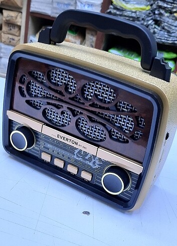 NOSTALJİK RADYO SIFIR KUTUSUNDA 