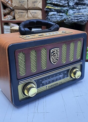 NOSTALJİK RADYO SIFIR KUTUSUNDA 