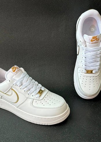 Nike Air Beyaz Altin Detayli Sneaker
