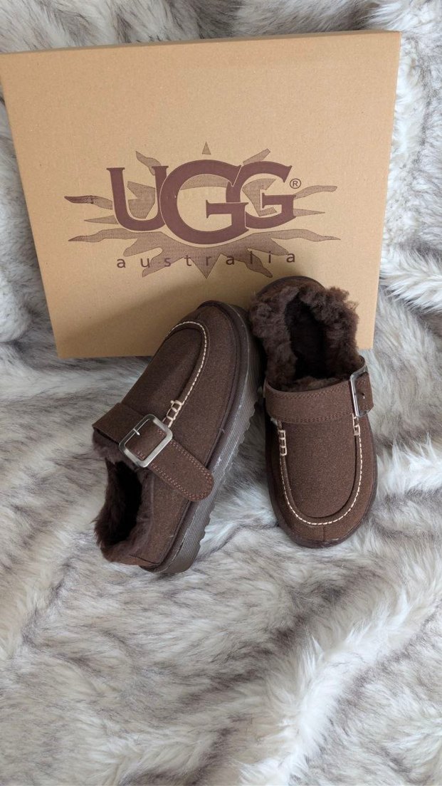 UGG Kahverengi Süet Tokalı Kadın Terlik — görsel 3/9