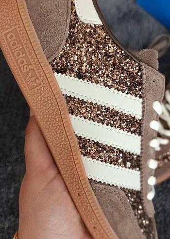 Adidas ürünü