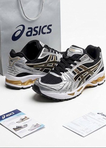Asics ürünü