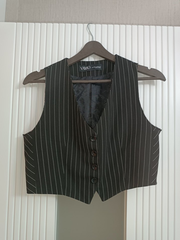 Siyah Çizgili Yelekli Takım - Görsel 2