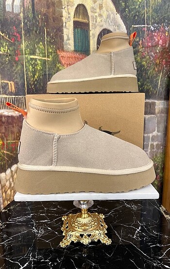 Ugg U G G