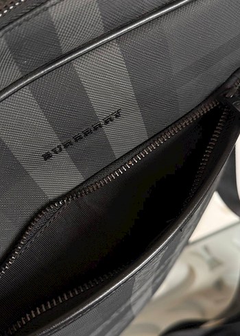 Burberry Erkek Gri Kareli Omuz Çantası - Görsel 4