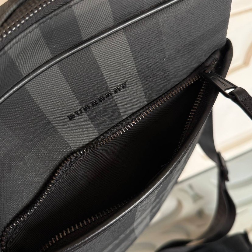 Burberry Erkek Gri Kareli Omuz Çantası - Görsel 4