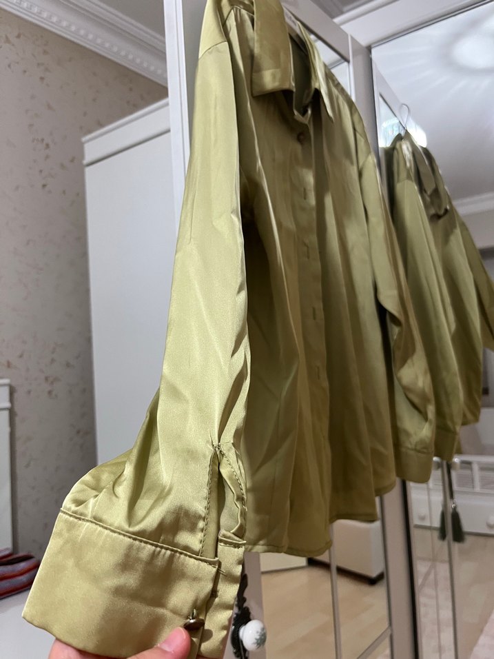 Kadın yağ yeşili Saten Düğmeli Gömlek - Görsel 2