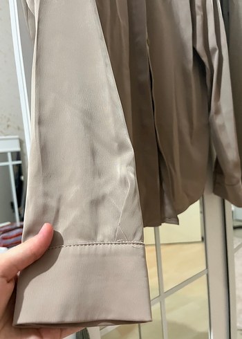 Bej Düğmeli Uzun Kollu saten Kadın Gömlek - Görsel 2