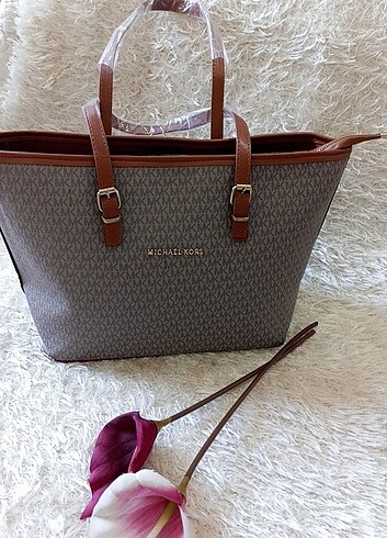 Michael Kors Kadının Aşkıdır Çanta 