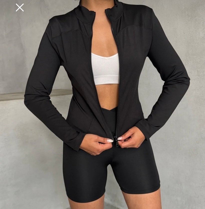 Siyah Fermuarlı Kısa Spor Kadın Ceket - Görsel 2
