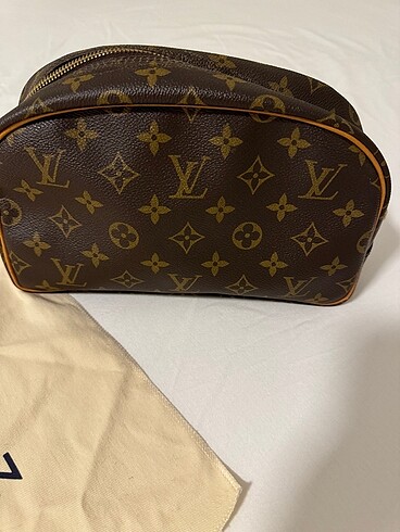  Beden Louis Vuitton erkek el çantası