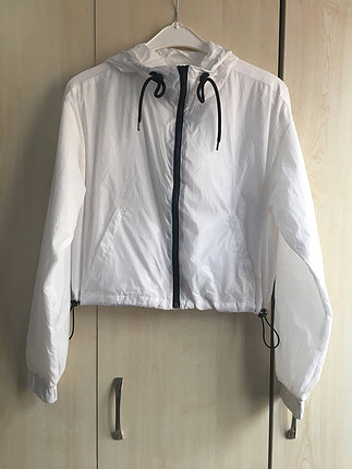 Bershka yağmurluk