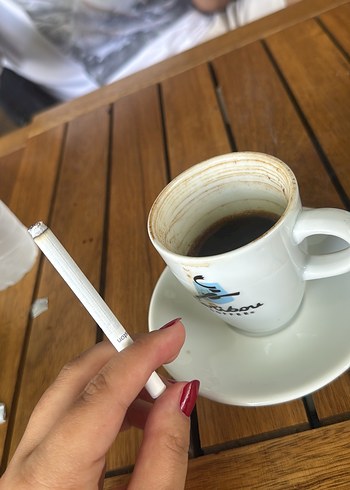 Beyaz Seramik Kahve Fincanı ve Tabağı