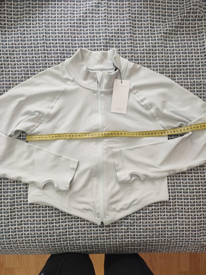 Gri Yarım Boy Fermuarlı Spor Üst - Görsel 3