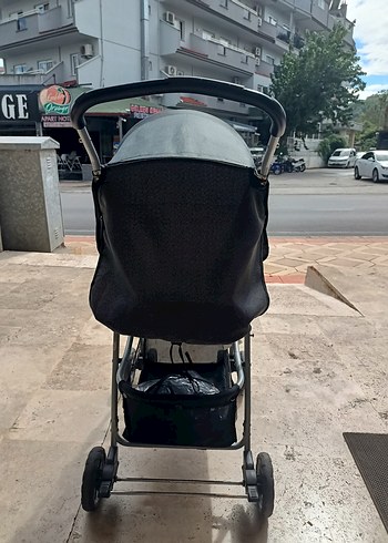 Gri ve Siyah Bebek Arabası - Görsel 3