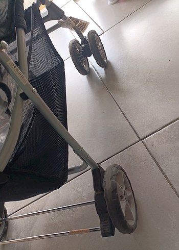 Gri ve Siyah Bebek Arabası - Görsel 9