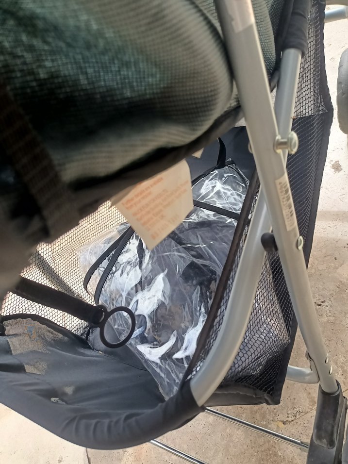 Gri ve Siyah Bebek Arabası - Görsel 4