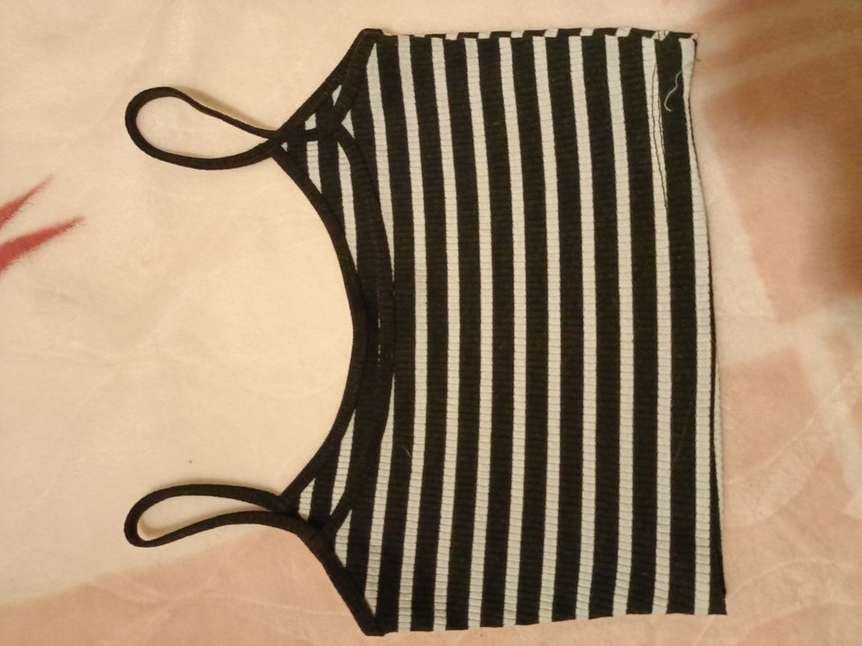 Çizgili İnce Askılı Kadın Crop Üst - Görsel 3