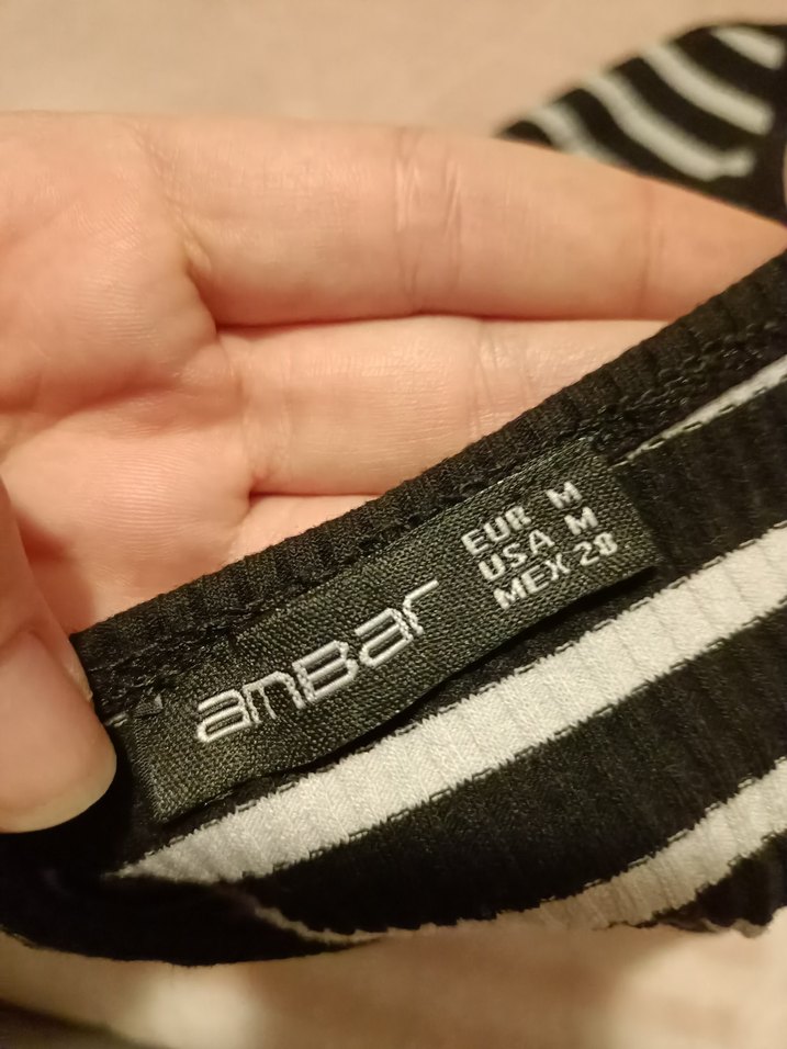 Çizgili İnce Askılı Kadın Crop Üst - Görsel 4