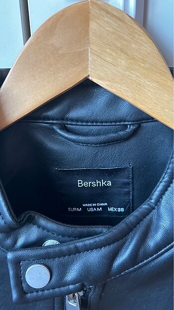 m Beden Bershka Erkek Siyah Deri Ceket