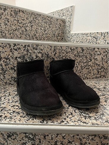 Siyah Bot Ugg
