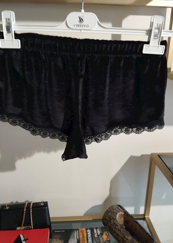 Siyah Dantelli Mini Goth Şort