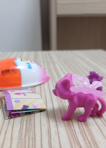  kinder supriz oyuncak kanatlı kedi