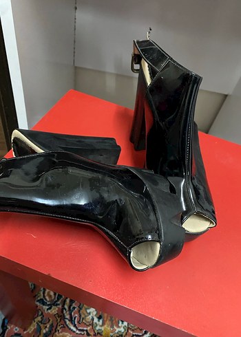 Siyah Parlak Desenli Platform Topuklu Kadın Ayakkabı - Görsel 2