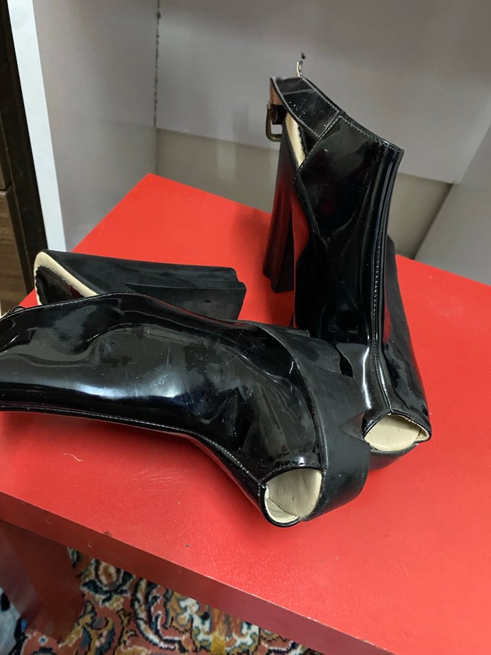 Siyah Parlak Desenli Platform Topuklu Kadın Ayakkabı - Görsel 2