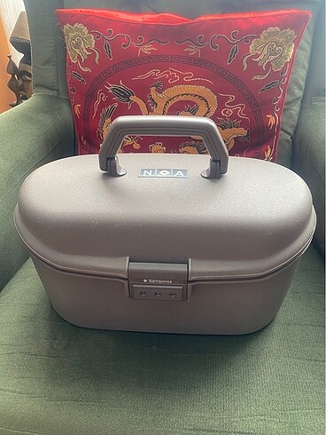 Samsonite makyaj çantası