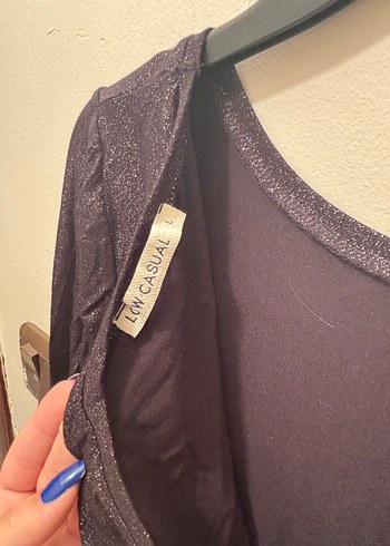 Siyah Simli Sırt Dekolteli Kadın Bluz - Görsel 3