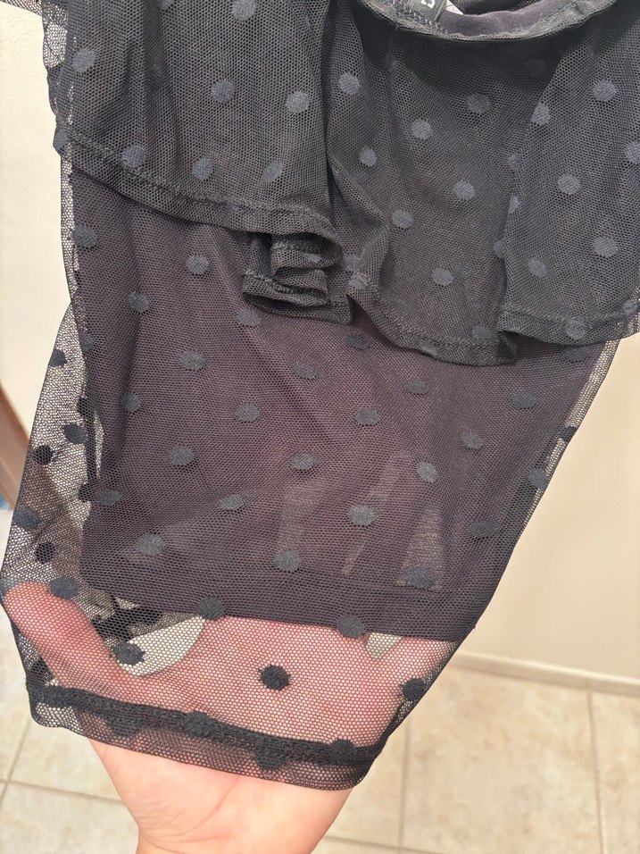 Siyah Omuzları Açık Fırfırlı Gotik Bluz - Görsel 3