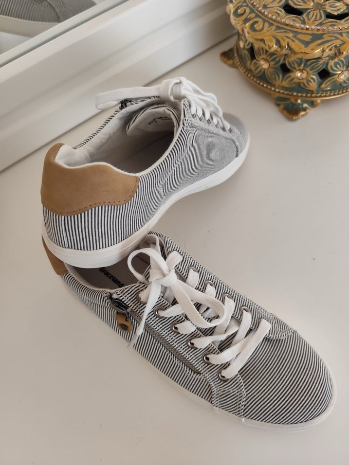 Gri Çizgili Kadın Spor Ayakkabı - Görsel 2