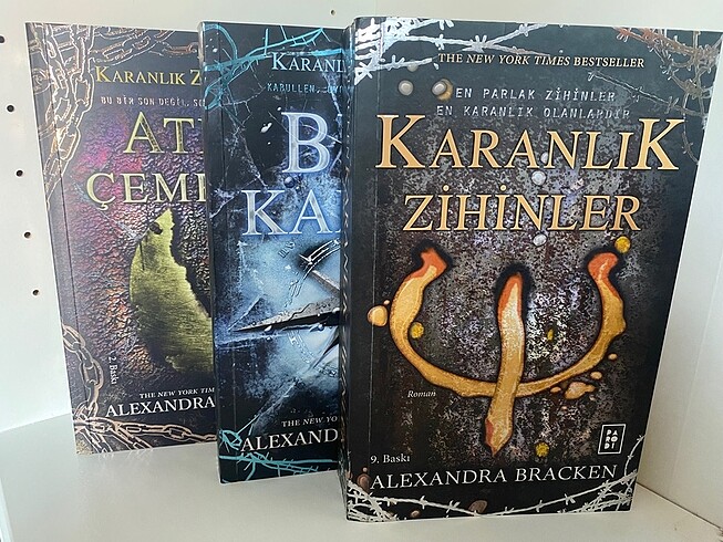 Karanlık Zihinler Serisi - Alexandra Bracken