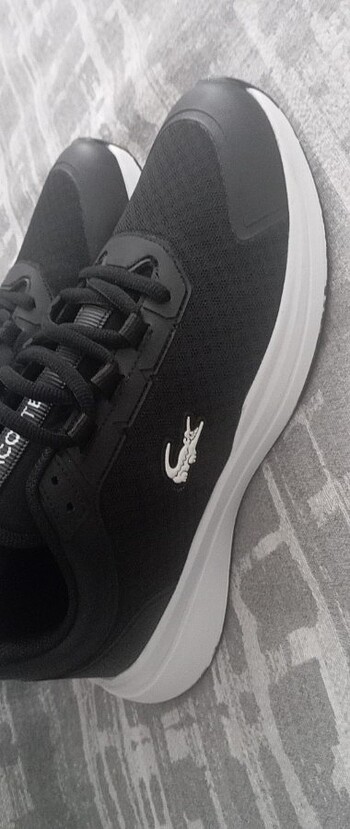 Lacoste Sıfır çok güzel bi ayakkabı 
