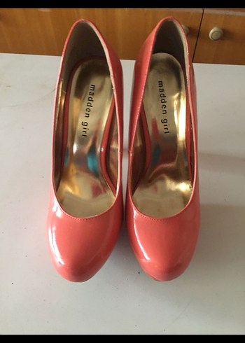 Yavruağzı Parlak Rugan Stiletto Topuklu Kadın Ayakkabı - Görsel 2