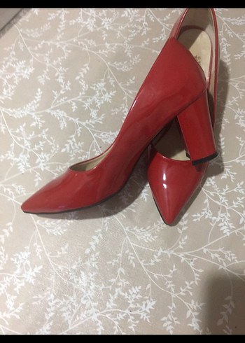 Klasik Parlak Kırmızı Kadın Stiletto - Görsel 3