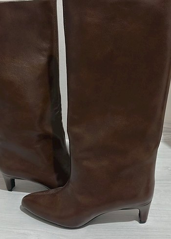 Kahverengi Deri Diz Boyu Çizme - Görsel 2