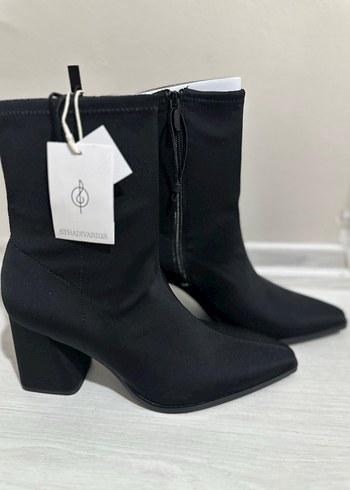 Siyah Kadın Blok Topuklu Bot - Görsel 3