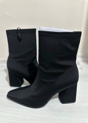 Siyah Kadın Blok Topuklu Bot - Görsel 2